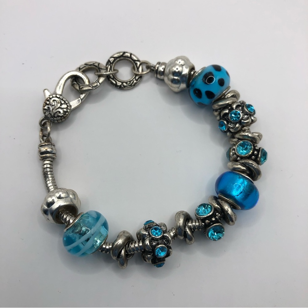 Blue Glass and Metal Beaded Bracelet OS with Clasp Closure
